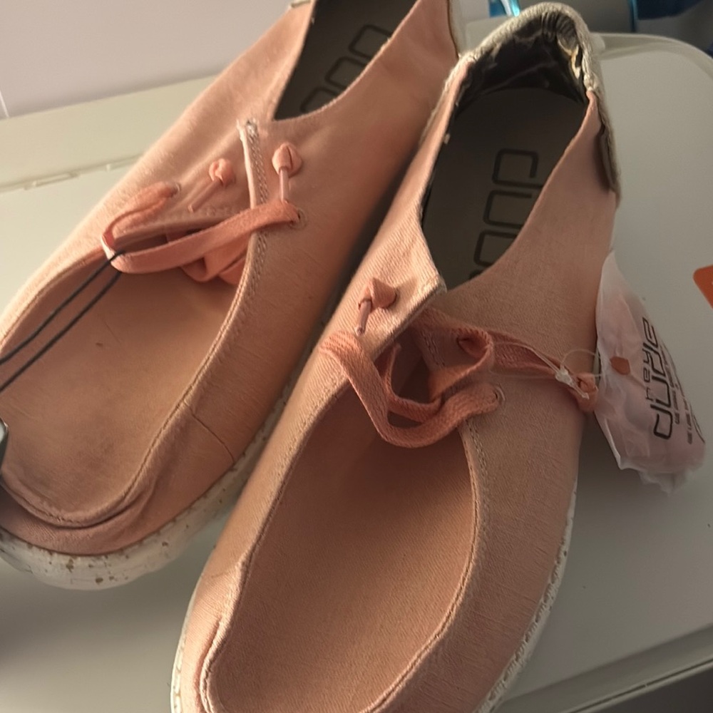 Hey Dude Pink Flats Slip-On Loafers